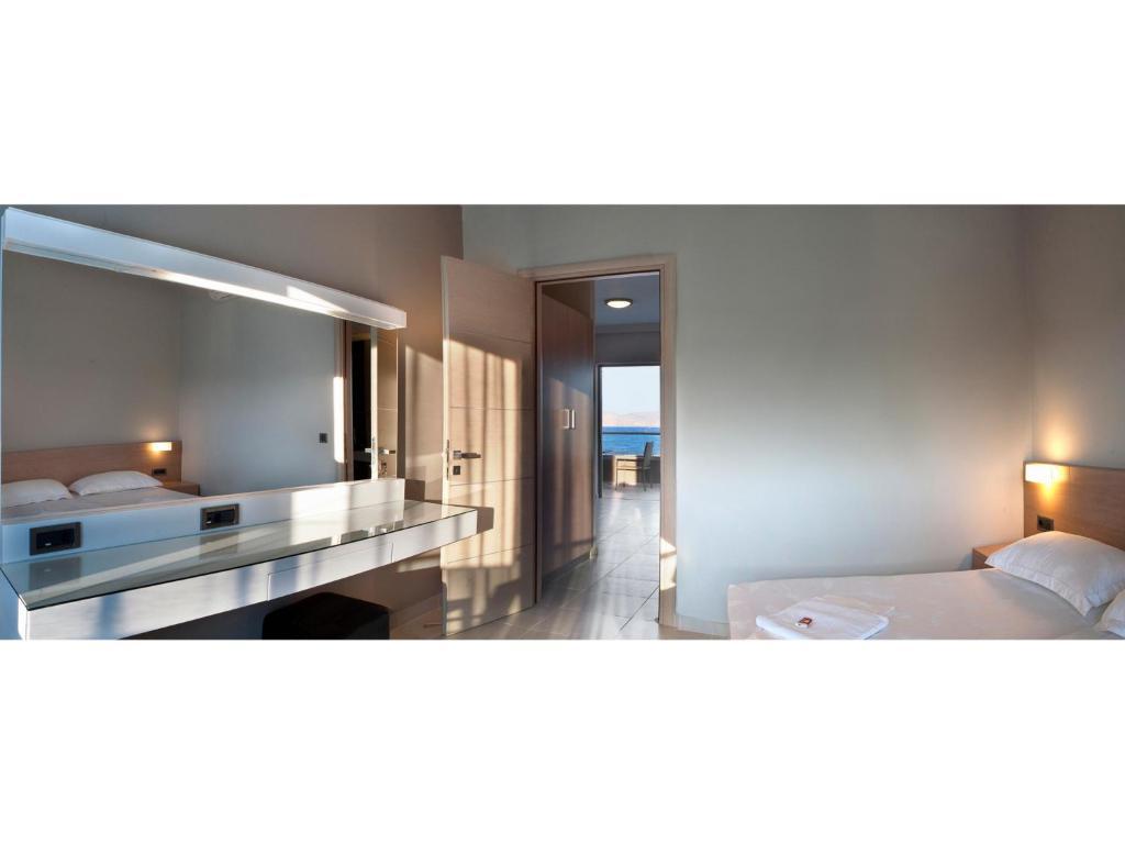 Nautilus Bay Aparthotel 3*