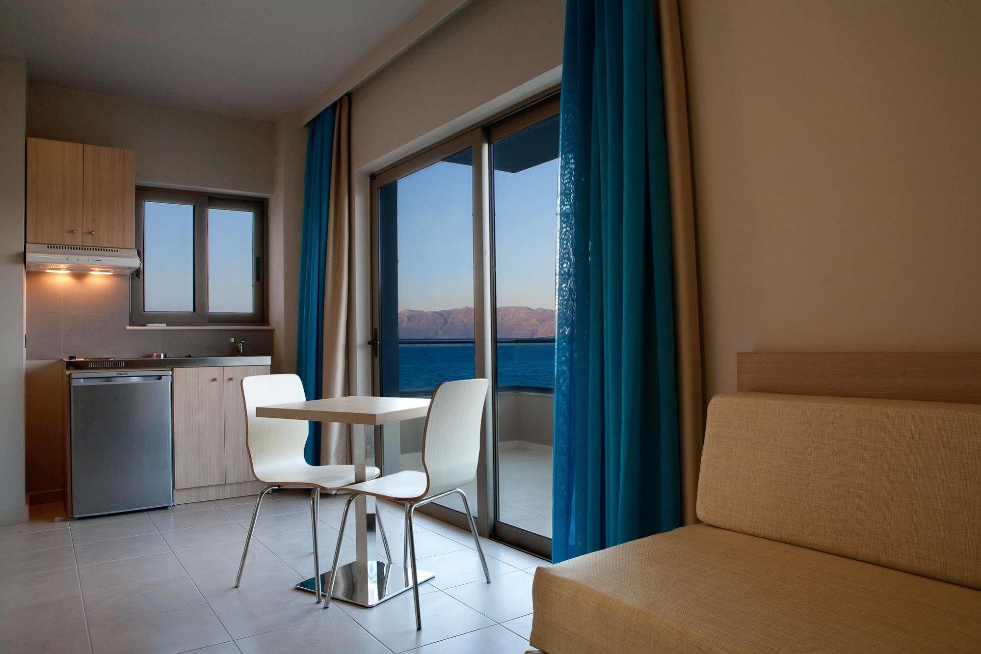 Nautilus Bay 3*